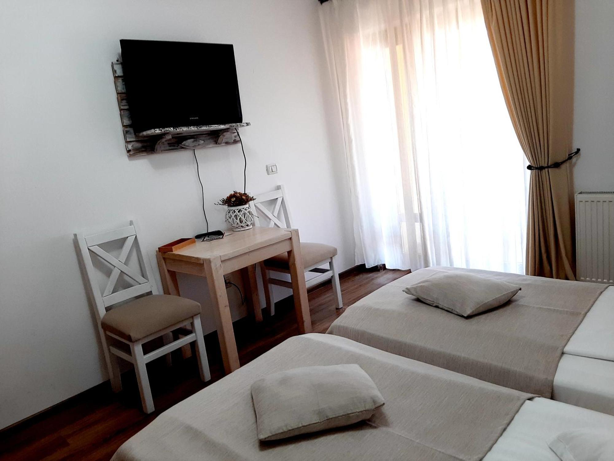 Dor De Casa 호텔 Doljesti 외부 사진