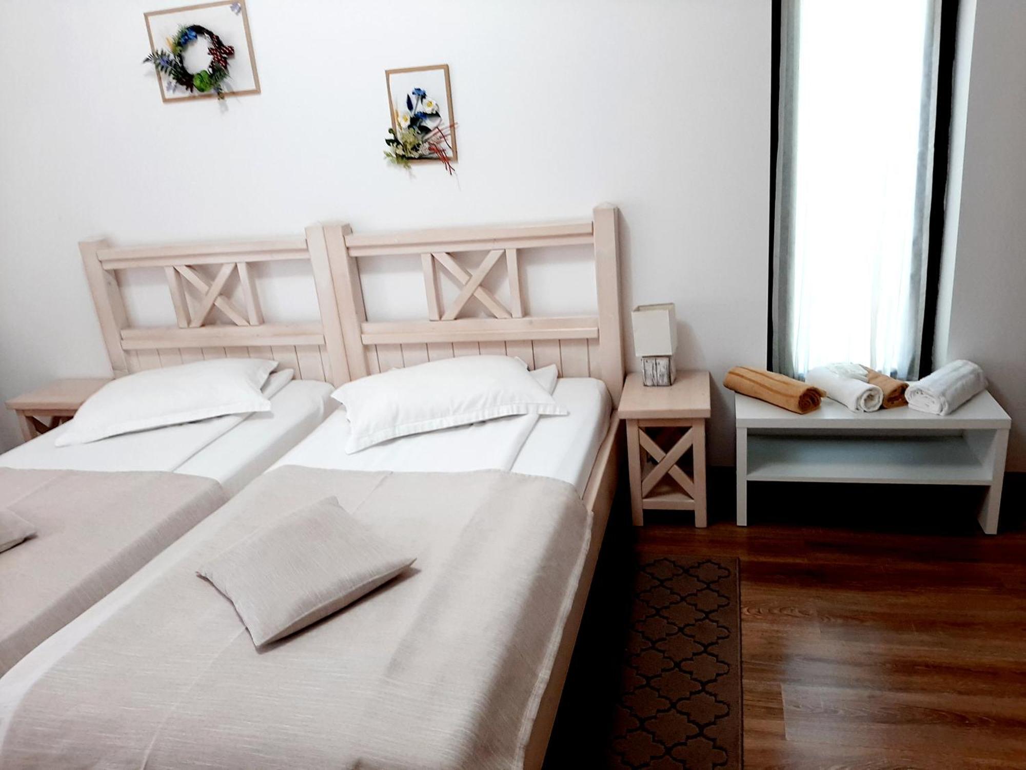 Dor De Casa 호텔 Doljesti 외부 사진