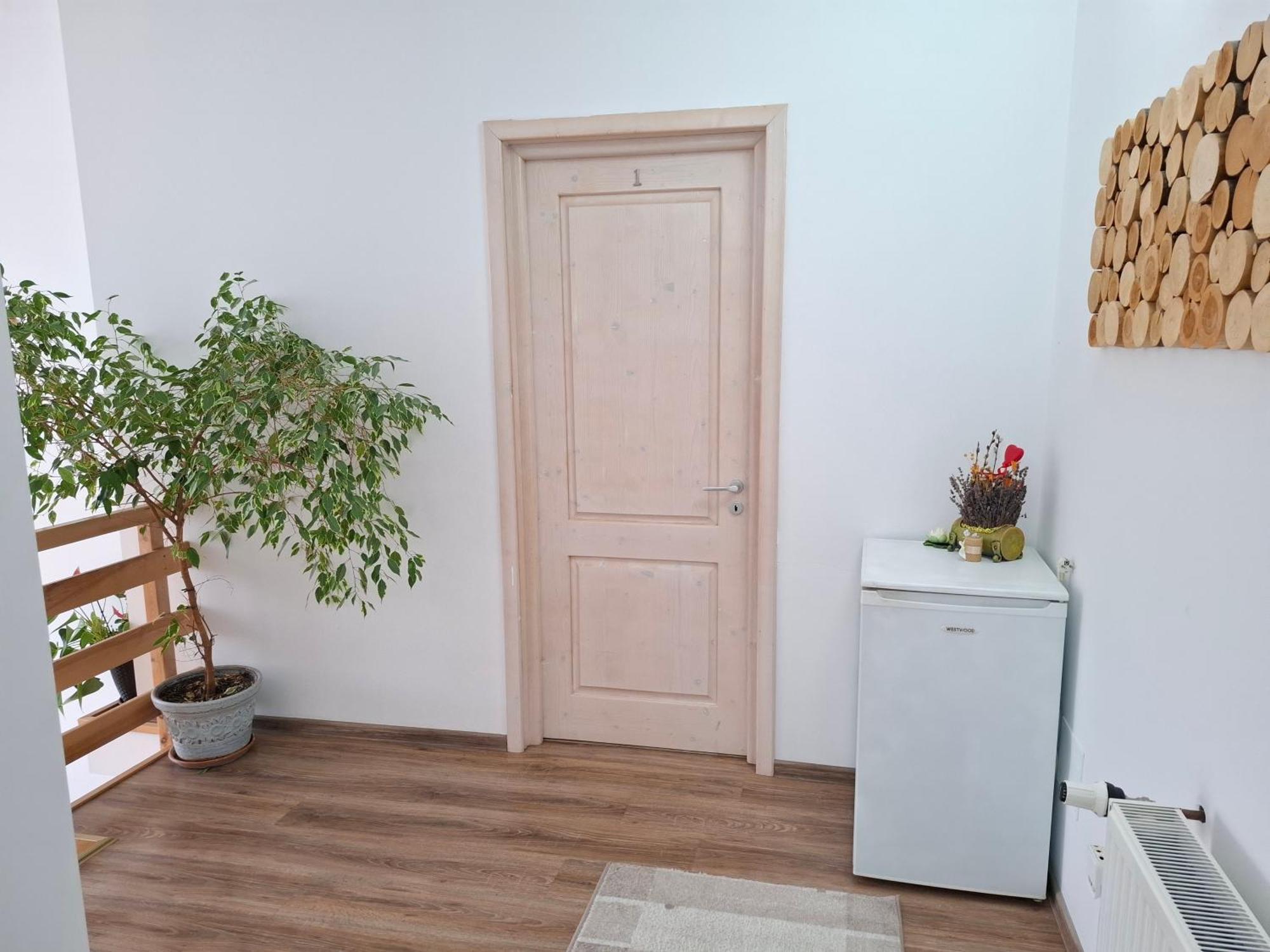 Dor De Casa 호텔 Doljesti 외부 사진