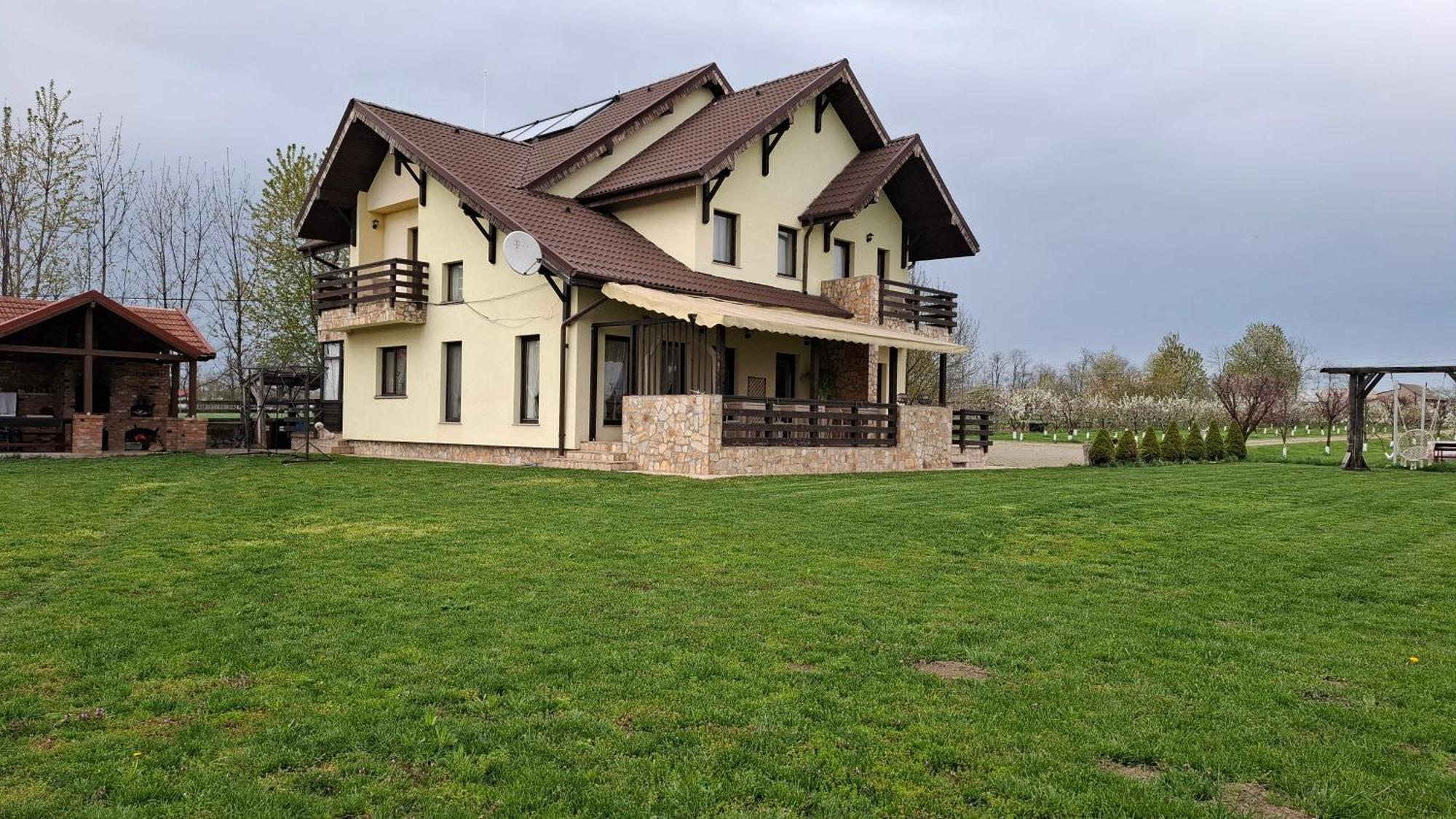 Dor De Casa 호텔 Doljesti 외부 사진